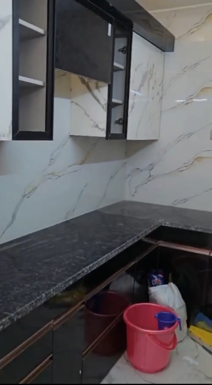 Kitchen, shivalik colony 2.5 Bedroom 90 Sq.Yd. Builder Floor In Shivalik Colony Delhi 8611833