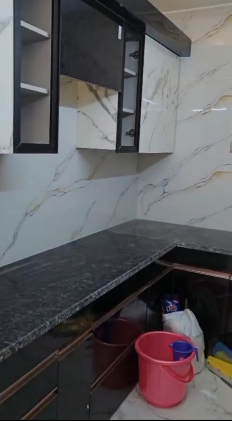 Kitchen, shivalik colony 2.5 Bedroom 90 Sq.Yd. Builder Floor In Shivalik Colony Delhi 8611833