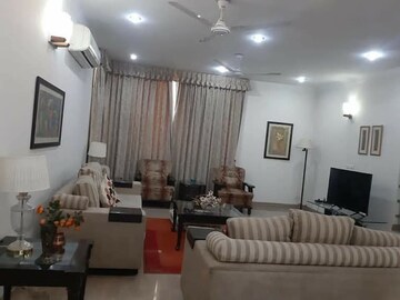 Master Bedroom in 4 BHK Apartment at ATS Triumph, Sector 104 – for Rent