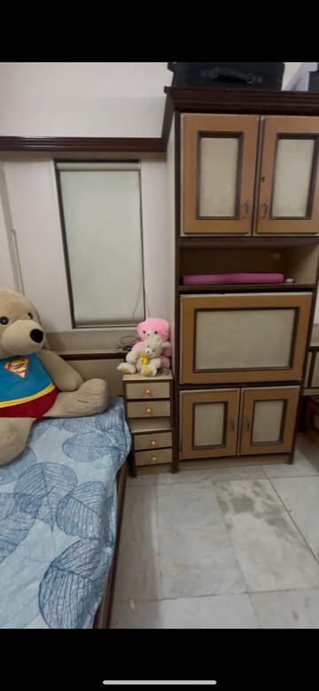 Bathroom in 3.5 BHK Apartment at Dadar West – for Rent