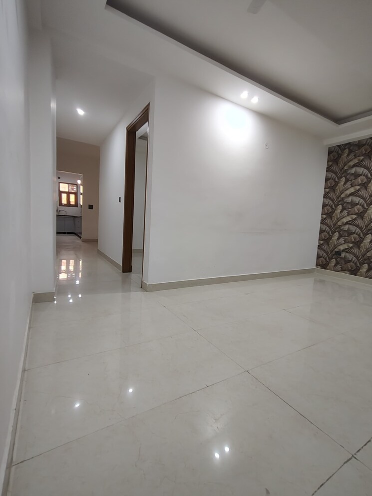Living Room, chattarpur 3 Bedroom 125 Sq.Yd. Apartment In Chattarpur Delhi 8611902