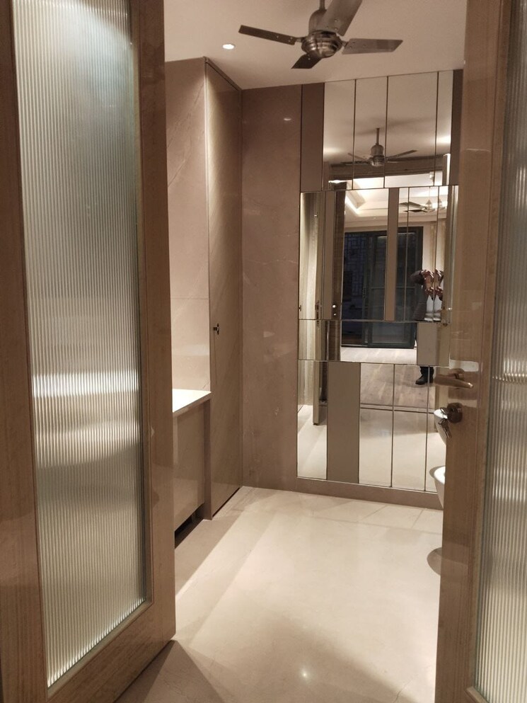 Bathroom, greater kailash 6+ Bedroom 700 Sq.Yd. Villa In Greater Kailash Delhi 8612002