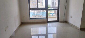 Room in 2 BHK Apartment at Signature Global The Millennia, Sector 37d – for Rent