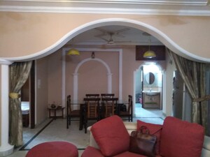 Building Lobby in 6 BHK Independent House at RWA Apartments Sector 39, Sector 39 – for Sale