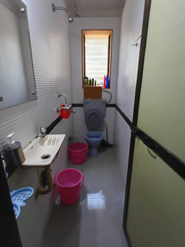 Bathroom, khar west 1 Bedroom 550 Sq.Ft. Apartment In Khar West Mumbai 8612191