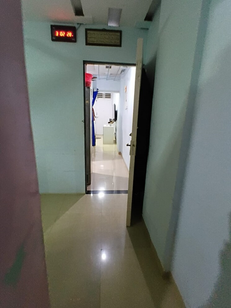 Room, khar west 1 Bedroom 550 Sq.Ft. Apartment In Khar West Mumbai 8612191