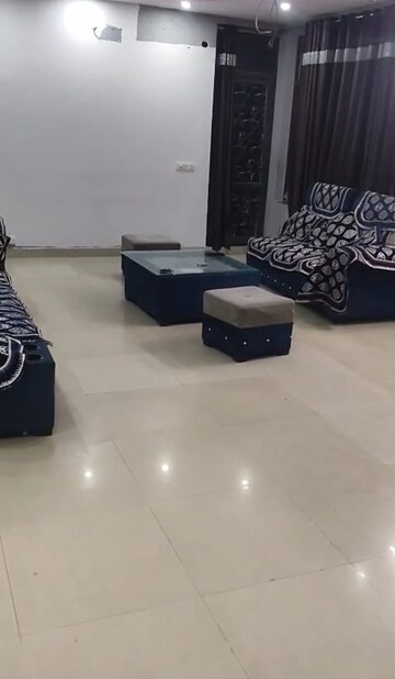 Living Room in 3 BHK Apartment at Unitech Horizon, Pi Greater Noida – for Sale