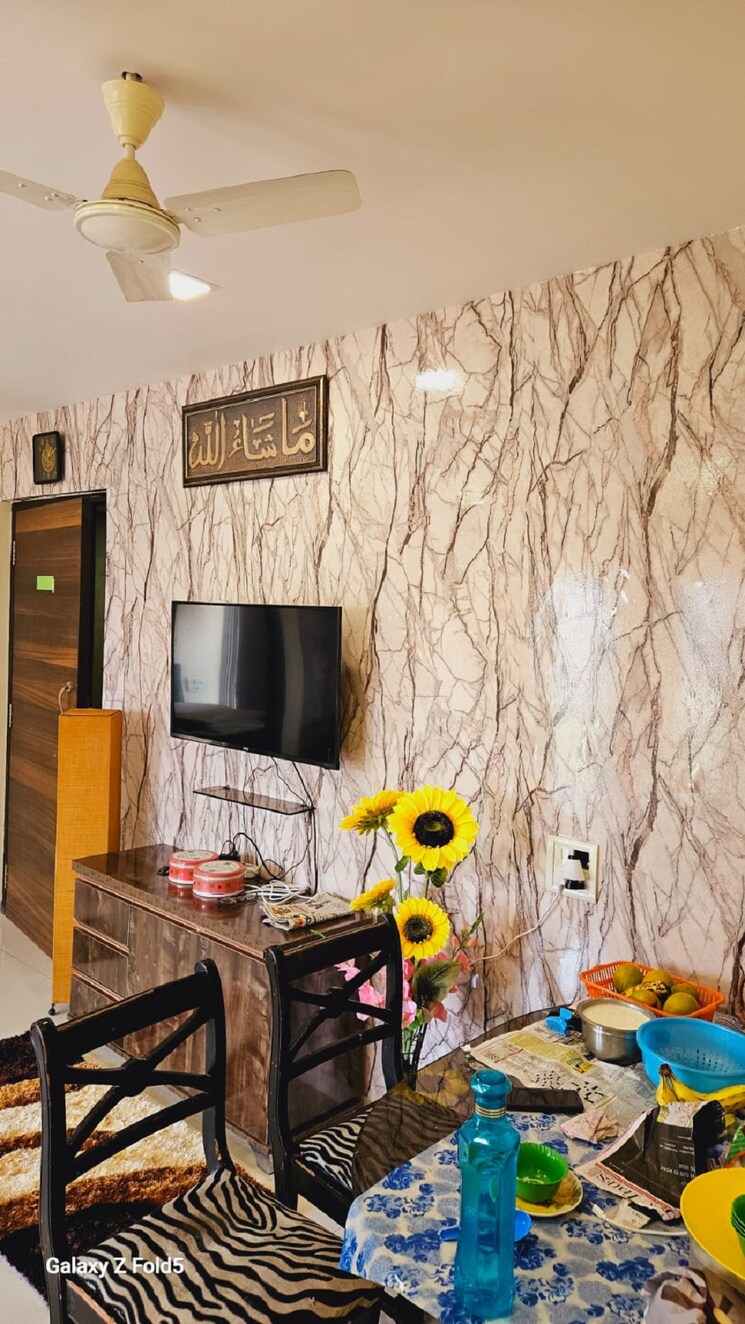 Room, khar west 2 Bedroom 750 Sq.Ft. Apartment In Khar West Mumbai 8612471