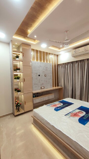 Bedroom in 2 BHK Apartment at Khar West – for Rent