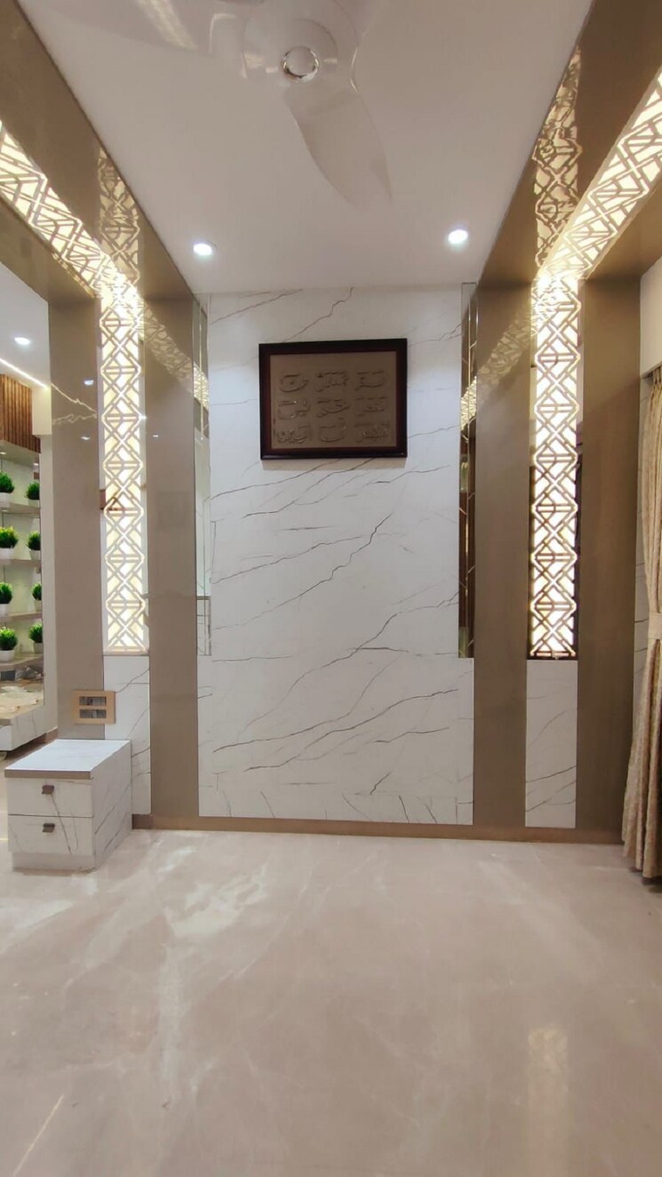 Room, khar west 2 Bedroom 750 Sq.Ft. Apartment In Khar West Mumbai 8613182