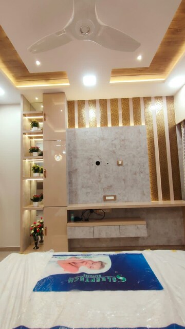 Bedroom in 2 BHK Apartment at Khar West – for Rent