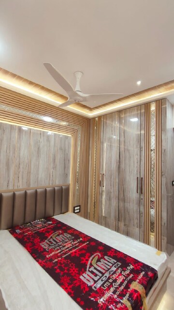 Bedroom in 2 BHK Apartment at Khar West – for Rent