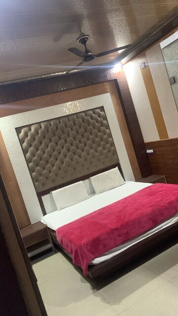 Bedroom in 4 BHK Apartment at Hindon Air Force Station – for Rent