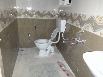 Bathroom in 1 RK Independent House at Rt Nagar – for Rent