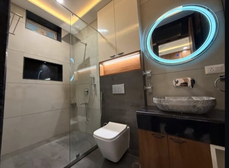 Bathroom, sector 33 3 Bedroom 2700 Sq.Ft. Builder Floor In Sector 33 Faridabad 8613433