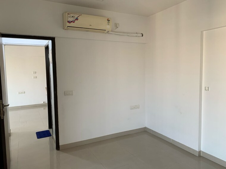 Bedroom, wadhwa-elite-solitaire 1 Bedroom 620 Sq.Ft. Apartment In Kolshet Road Thane 8613443