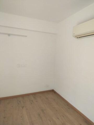 Room in 3.5 BHK Apartment at Emaar Imperial Gardens, Sector 102 – for Rent
