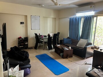 2 BHK Apartment For Rent in Khar West