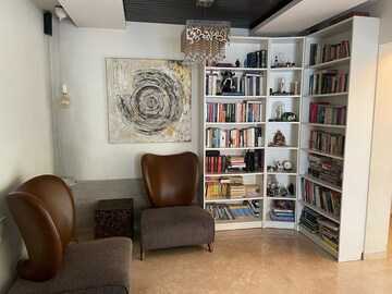 3 BHK Apartment For Rent in Khar West
