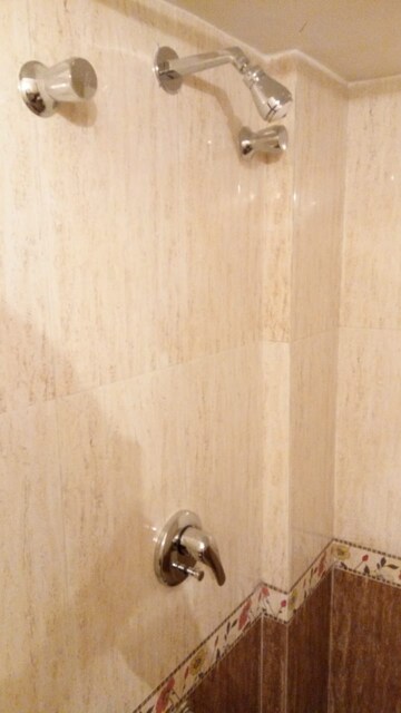Furnished Amenities in 3 BHK Builder Floor at Vakola – for Rent