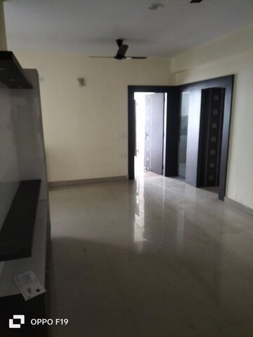 Room in 2 BHK Apartment at Proview Officer City, Raj Nagar Extension – for Rent