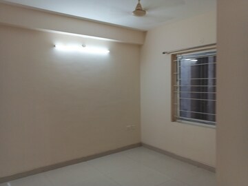 Room in 2 BHK Apartment at Aditya Silicon Heights, Gachibowli – for Rent