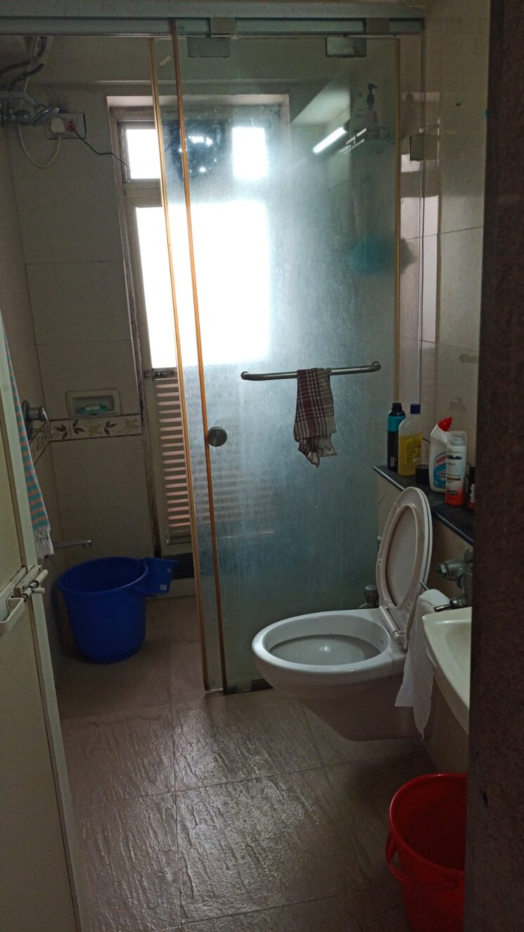 Bathroom, k-raheja-heights 1 Bedroom 645 Sq.Ft. Apartment In Malad East Mumbai 8613712