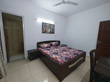 Bedroom in 2.5 BHK Builder Floor at Smart World Gems, Sector 89 – for Rent