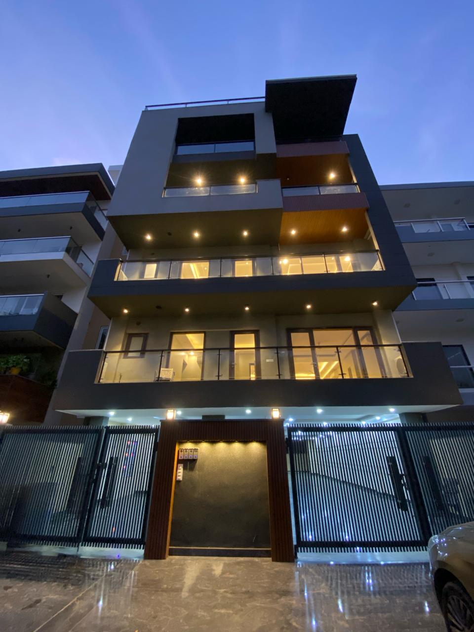 3 BHK 2500 Sq.Ft. Builder Floor in Huda Staff Colony