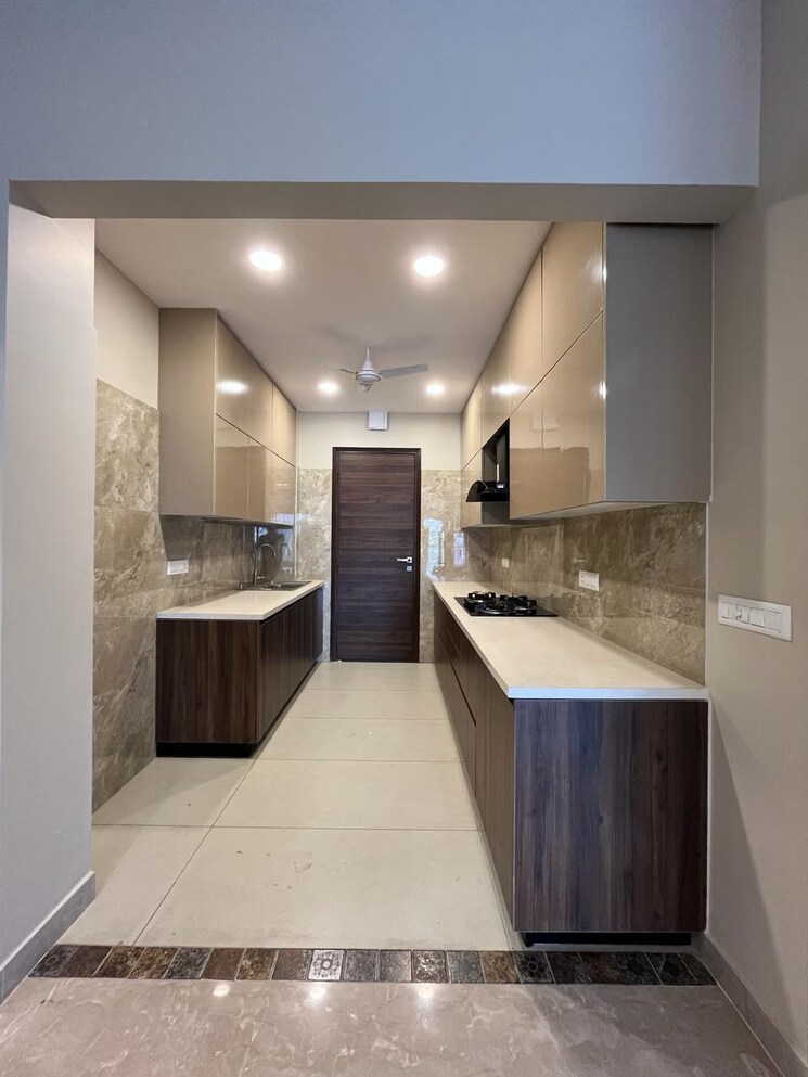 Kitchen, huda-staff-colony 3 Bedroom 2500 Sq.Ft. Builder Floor In Sector 46 Gurgaon 8613734