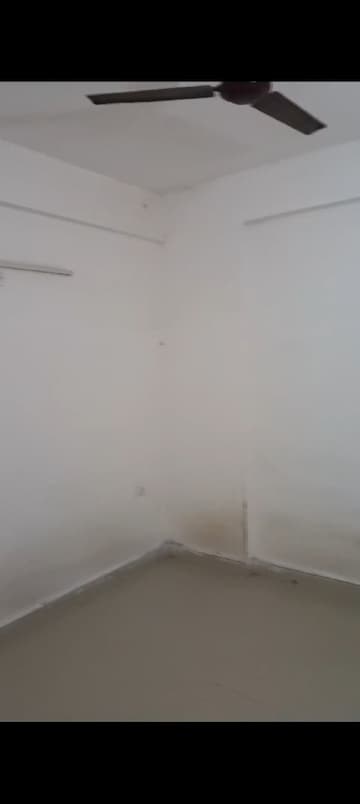 Furnished Amenities in 3 BHK Apartment at Adore Happy Homes, Sector 86 – for Rent