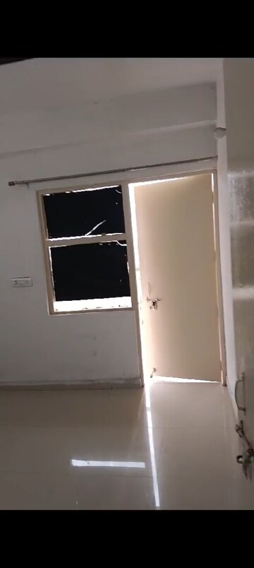 Furnished Amenities in 3 BHK Apartment at Adore Happy Homes, Sector 86 – for Rent