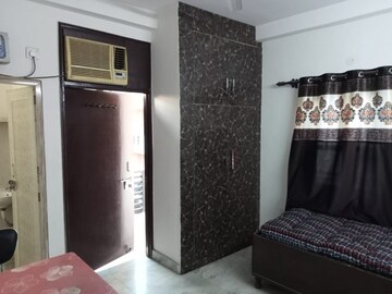 Bedroom in 2 BHK Builder Floor at Adchini – for Rent