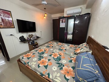 Bedroom in 3 BHK Builder Floor at Ansal Sushant Lok I, Sector 43 – for Rent