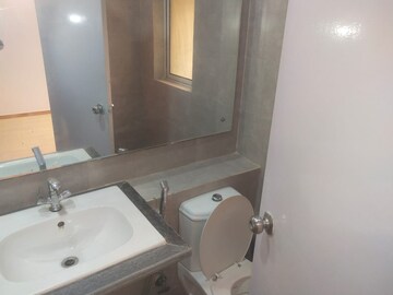 Bathroom in 3 BHK Apartment at Moti Nagar – for Rent