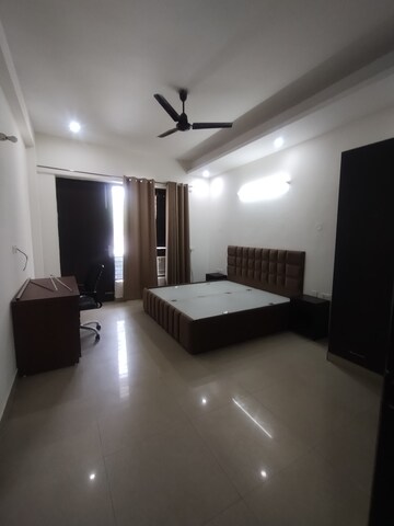 Furnished Amenities in 2 BHK Builder Floor at Ansal Sushant Lok I, Sector 43 – for Rent