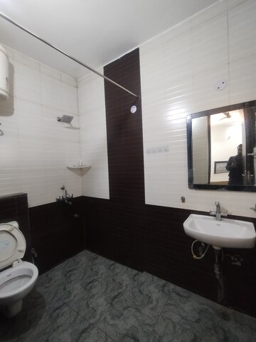 Kitchen in 2 BHK Builder Floor at Ansal Sushant Lok I, Sector 43 – for Rent