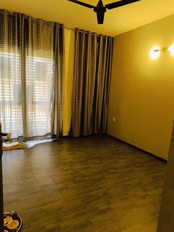 Room in 3 BHK Builder Floor at BPTP Park Elite Floors, Sector 85 – for Rent