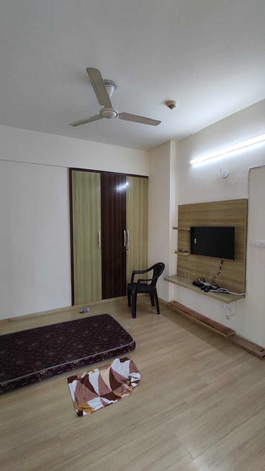 3 BHK Apartment For Rent in Dlf Capital Greens Moti N