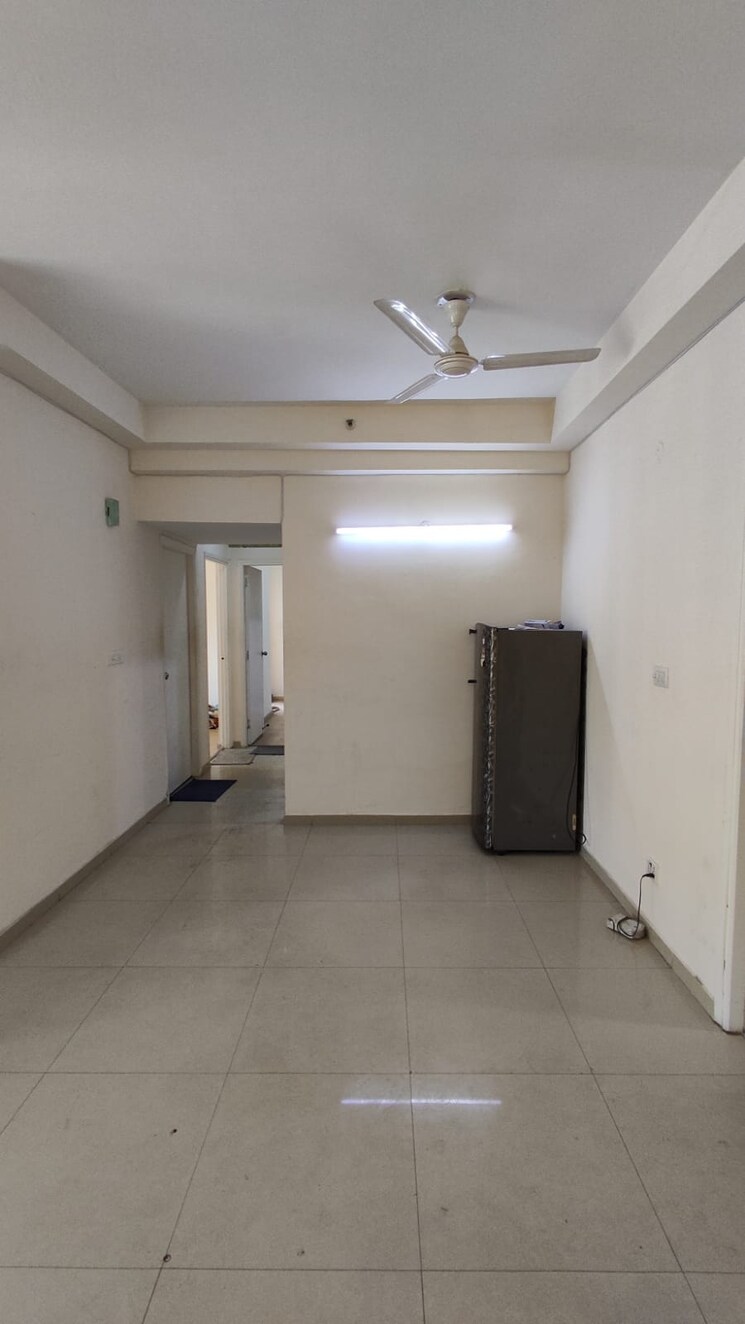 Room, moti nagar 3 Bedroom 1705 Sq.Ft. Apartment In Moti Nagar Delhi 8614118
