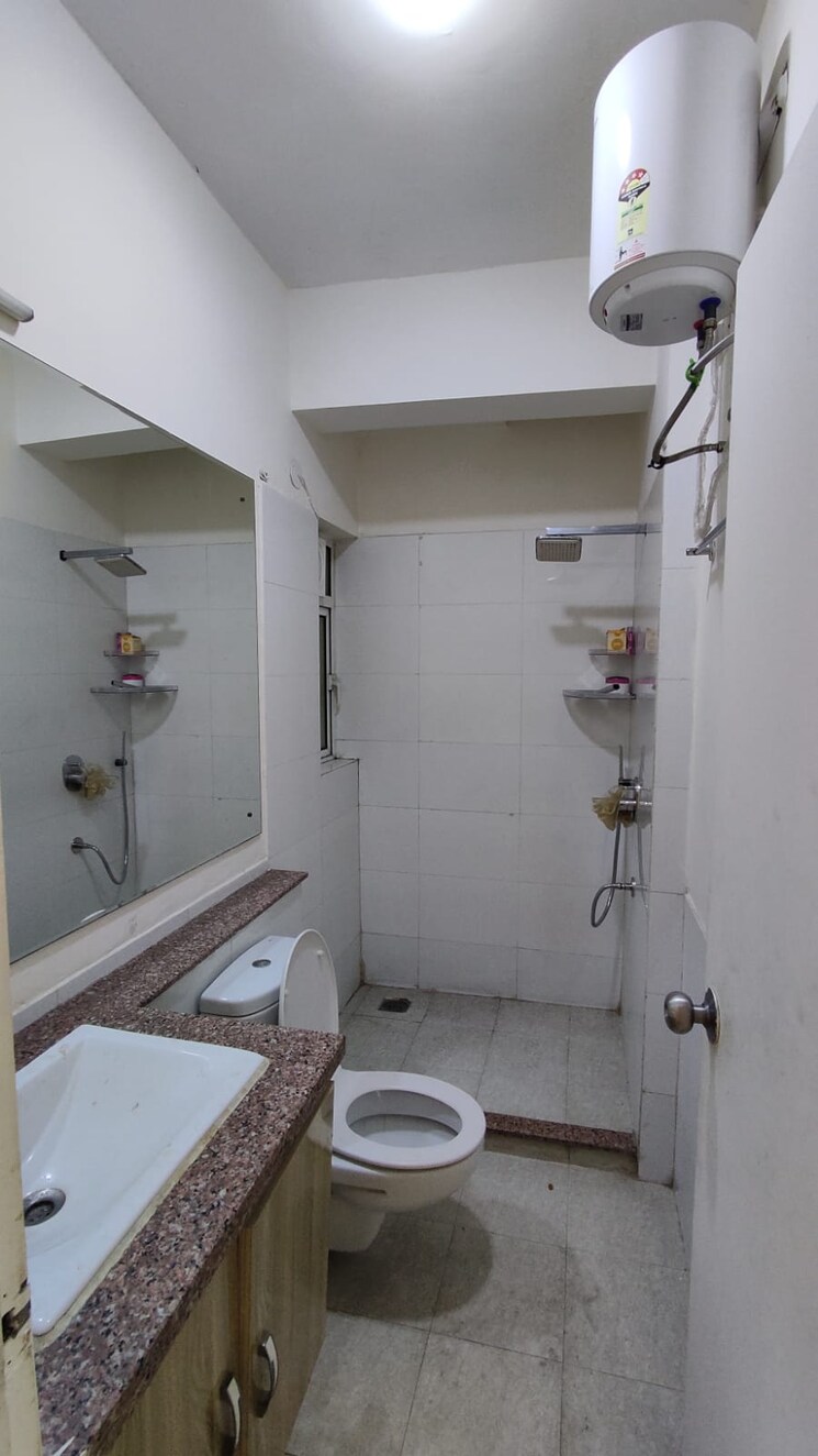 Bathroom, moti nagar 3 Bedroom 1705 Sq.Ft. Apartment In Moti Nagar Delhi 8614118