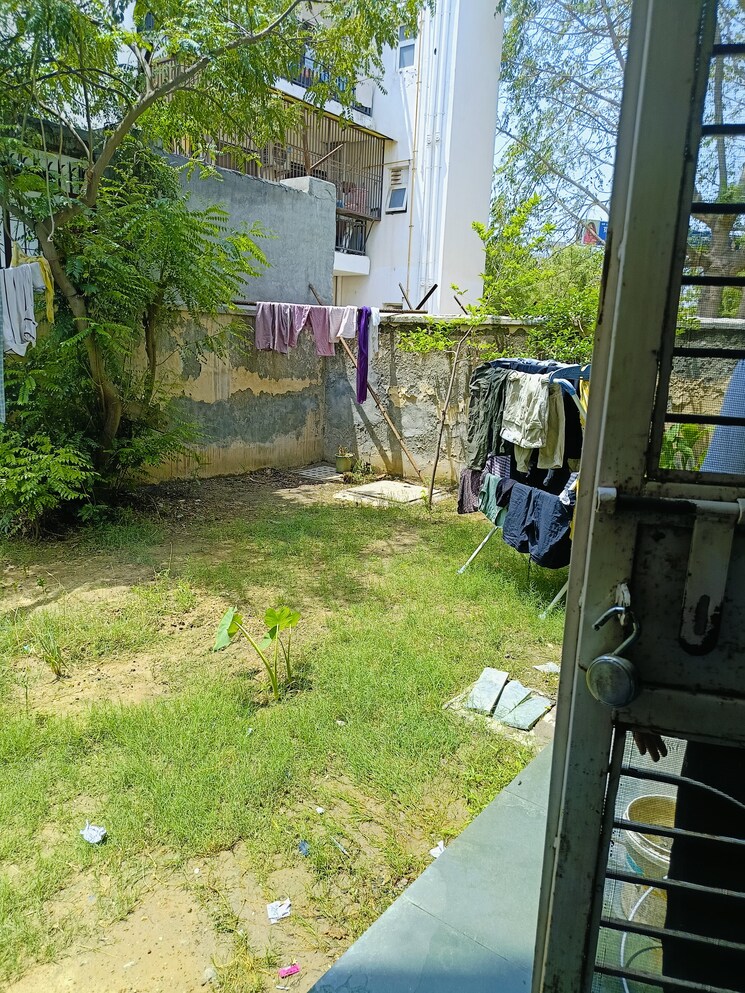 Balcony, bptp-park-elite-floors 3 Bedroom 250 Sq.Yd. Builder Floor In Sector 85 Faridabad 8614423