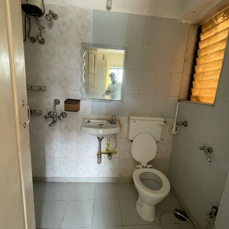 Bathroom, goregaon east 2 Bedroom 680 Sq.Ft. Apartment In Goregaon East Mumbai 8614495