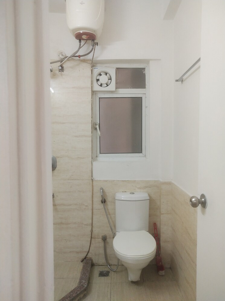 Bathroom, moti nagar 3 Bedroom 1689 Sq.Ft. Apartment In Moti Nagar Delhi 8614427