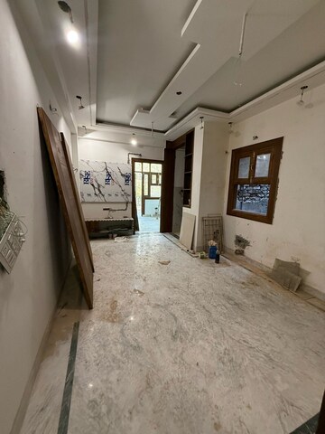 Parking in 4 BHK Builder Floor at Vasundhara Sector 10 – for Sale