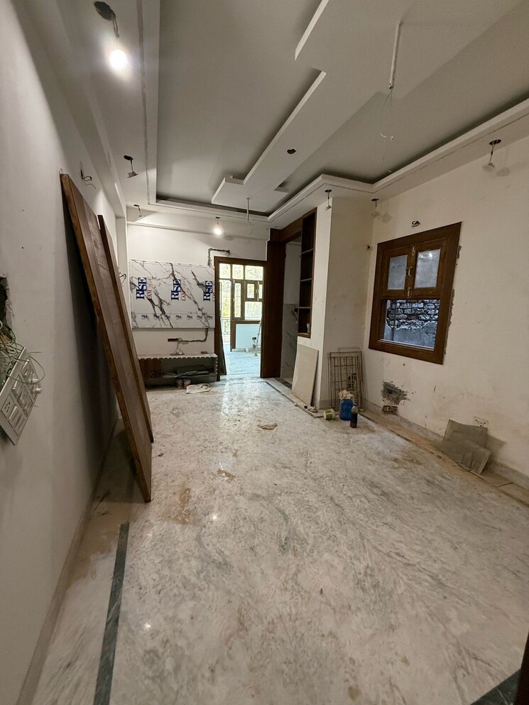  Parking, vasundhara sector 10 4 Bedroom 3500 Sq.Ft. Builder Floor In Vasundhara Sector 10 Ghaziabad 8614487