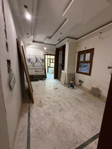 Parking in 4 BHK Builder Floor at Vasundhara Sector 10 – for Sale