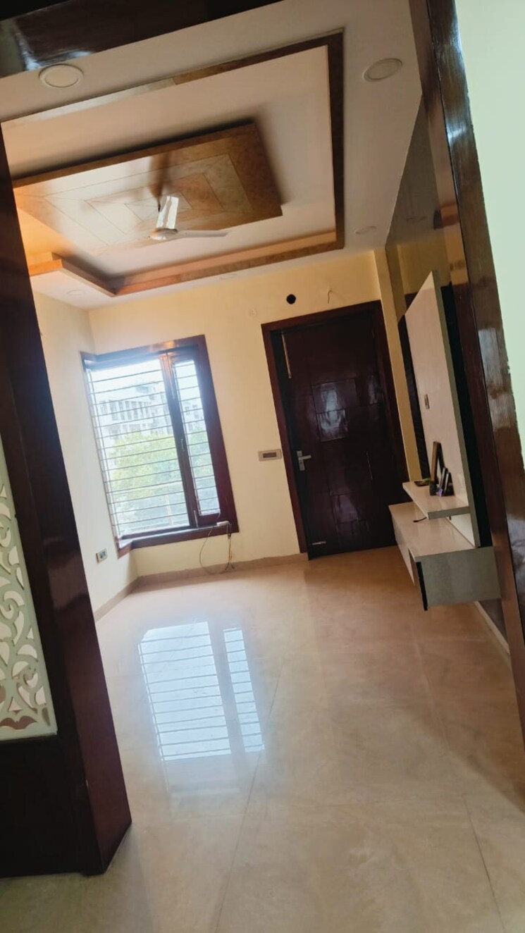 Living Room, parklands 3 Bedroom 250 Sq.Yd. Builder Floor In Sector 85 Faridabad 8614697