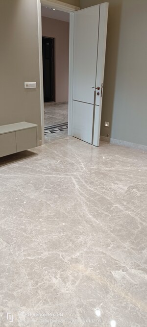 Room in 3 BHK Builder Floor at Janakpuri – for Sale