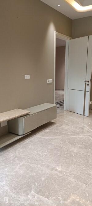 Room in 3 BHK Builder Floor at Janakpuri – for Sale